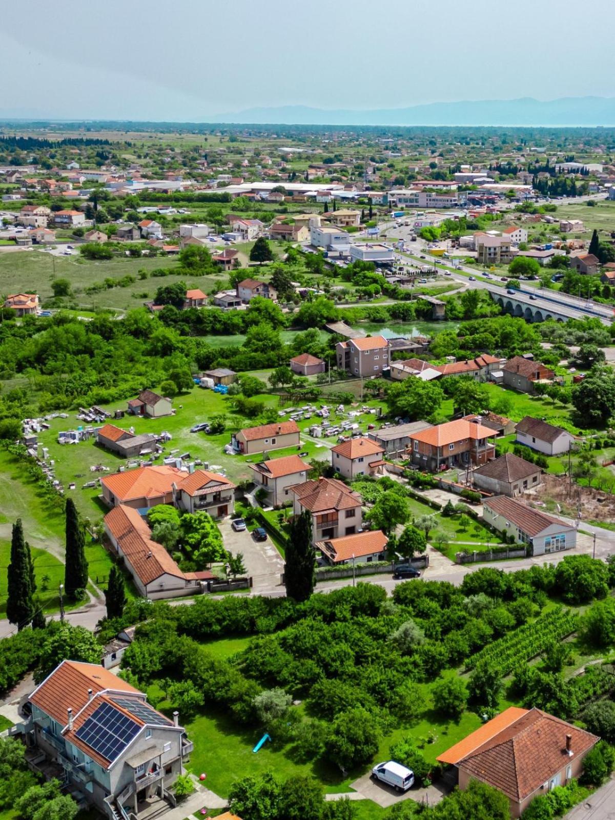 Apartments Aerodrom พอดโกริกา ภายนอก รูปภาพ